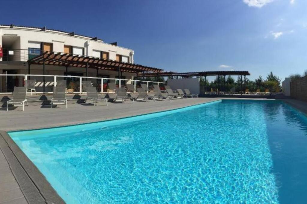 Апартаменты 104 Douce Provence Au Calme Face A La Piscine Эгюий Экстерьер фото